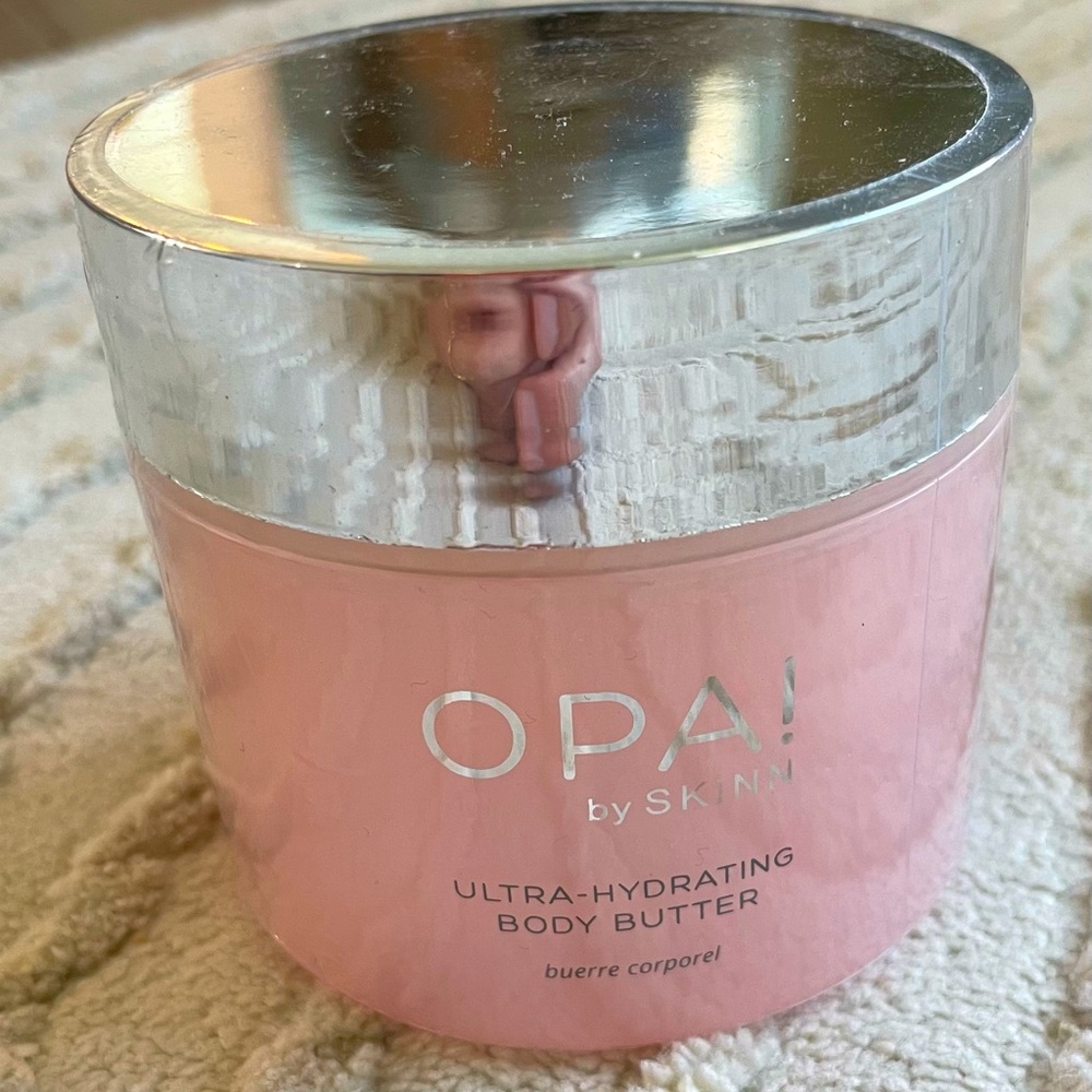NWT SKINN Ultra-hydrating Body Butter, 4 oz